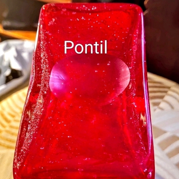 10"H VTG RED Hand Blown Abstract Hole Glass Vase - Air Bubbles - Rare Piece - Picture 6 of 7